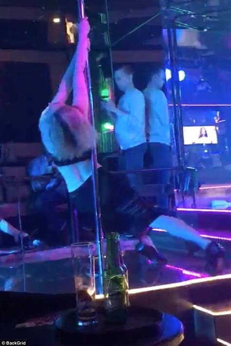 Striptease/Lapdance Find a prostitute Gyeongju